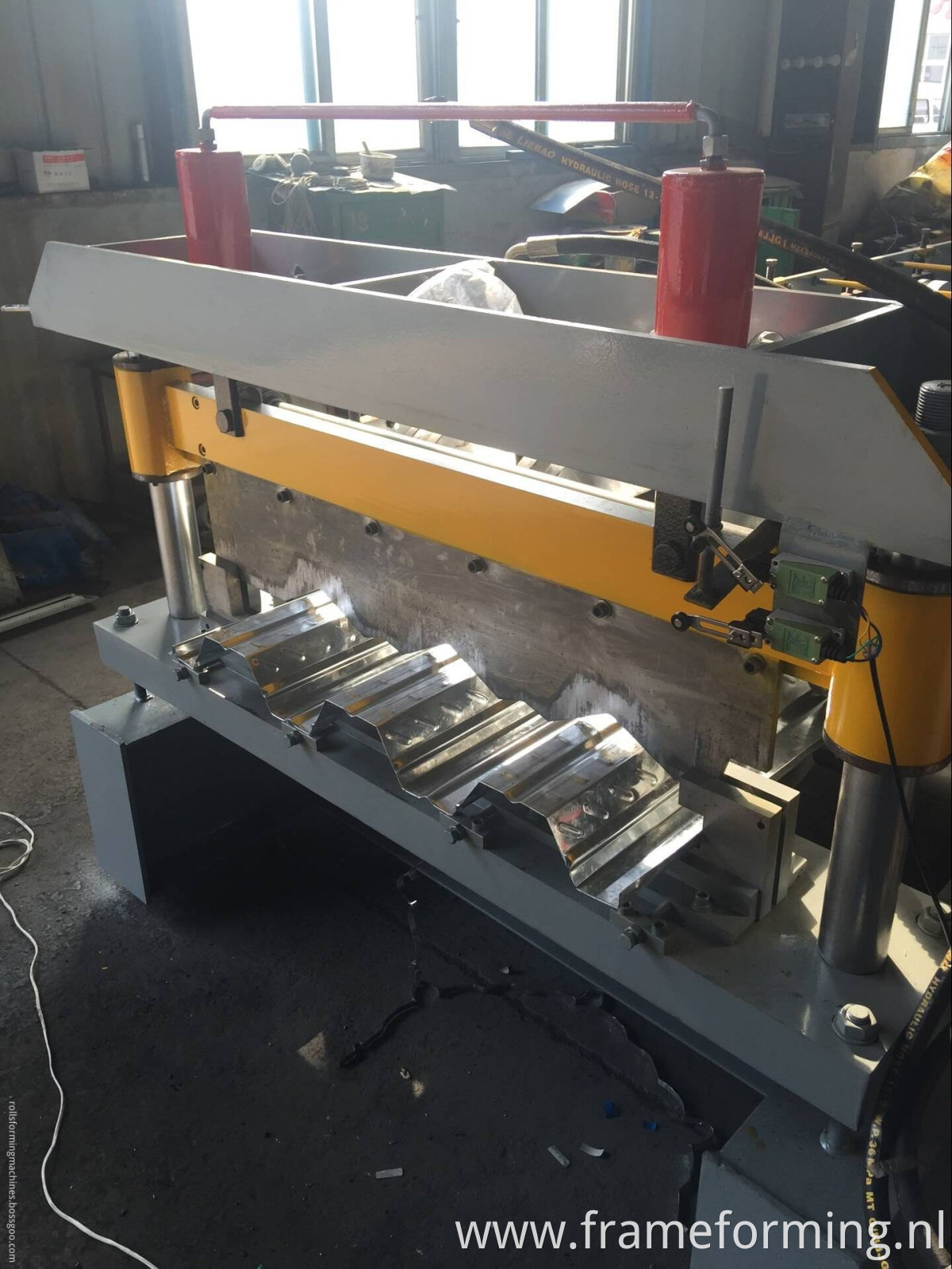 steel deck machine